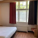 Onderwijshotel De Rooi Pannen 호텔 *