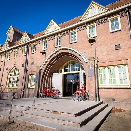 Onderwijshotel De Rooi Pannen * טילבורג