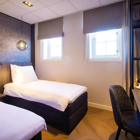 Onderwijshotel De Rooi Pannen * 튈뷔르흐