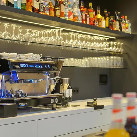 酒店 Onderwijshotel De Rooi Pannen 提耳堡