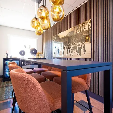 酒店 Onderwijshotel De Rooi Pannen 提耳堡