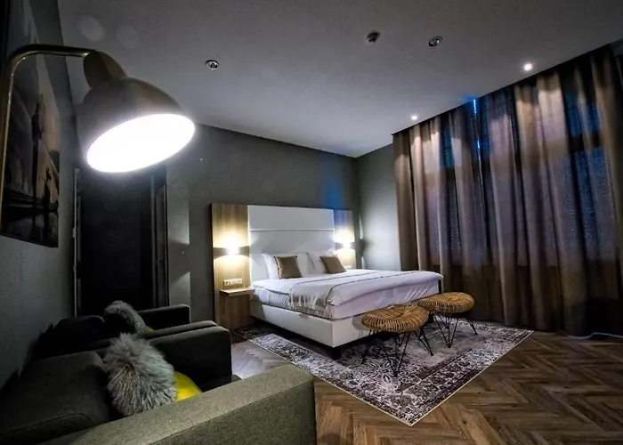 Onderwijshotel De Rooi Pannen *